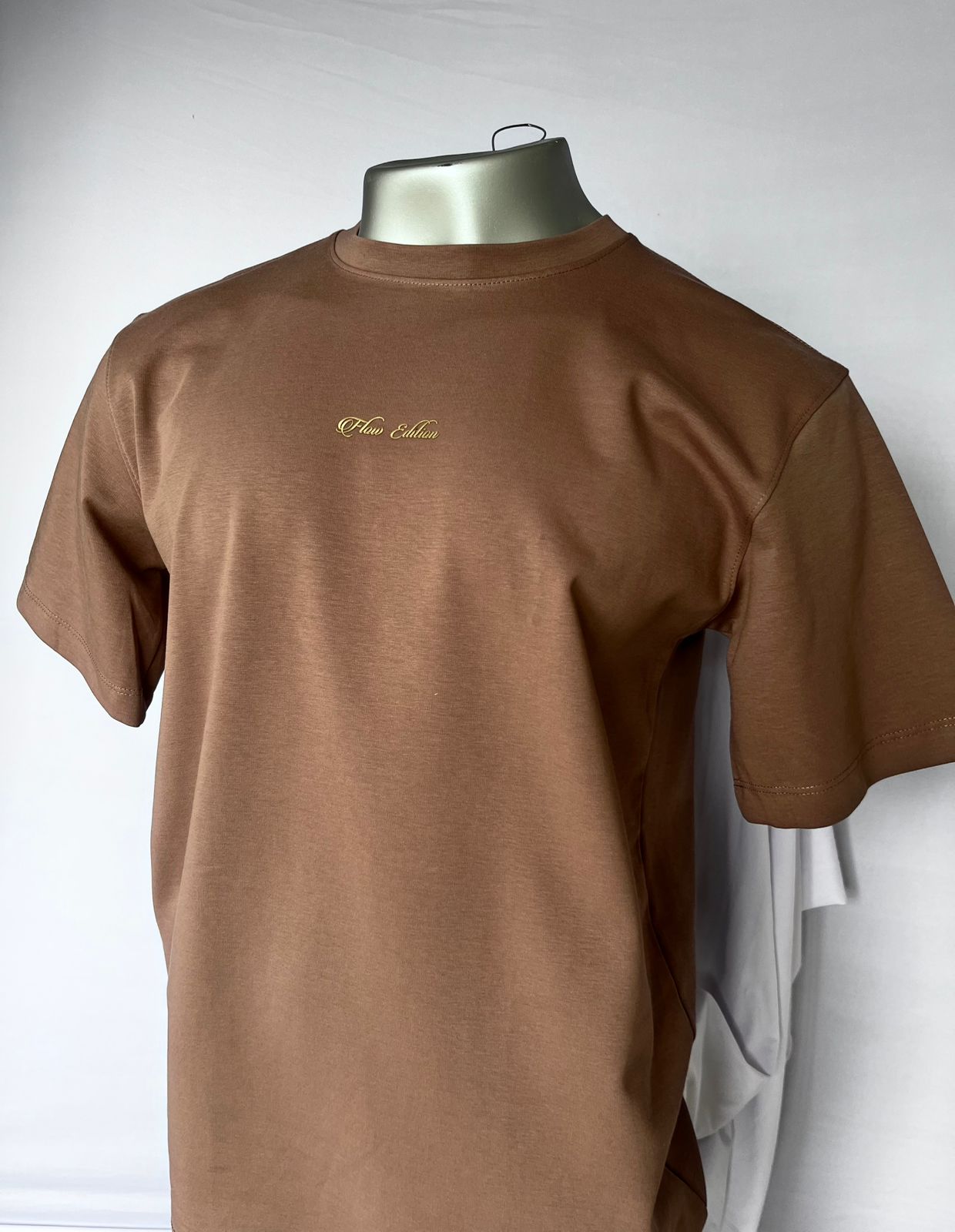 Camiseta café premium Flow Edition — vista frontal